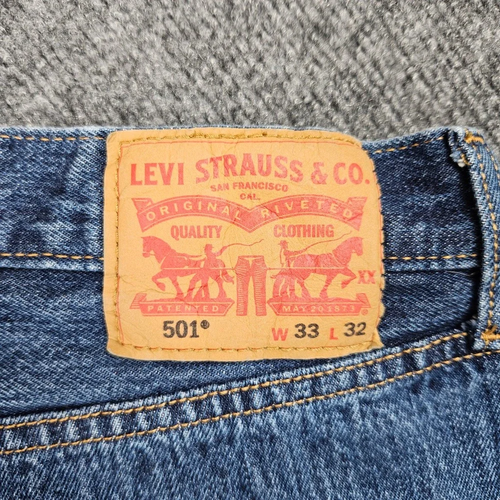 Levis 501 Original Fit Jeans Men's 33x32 Straight Leg Button Fly Denim Dark Wash